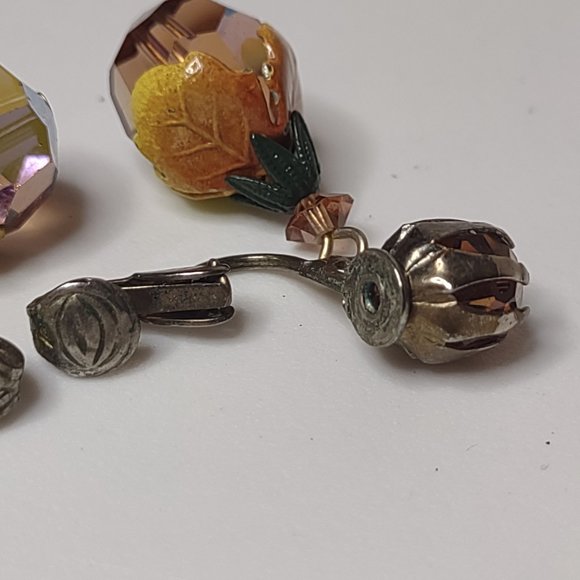 Very Awesome Vintage Glass Bead Dangling Fruit Clip On Earrings - Picture 14 of 16